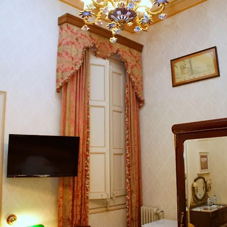 Royal Готель Сіджас