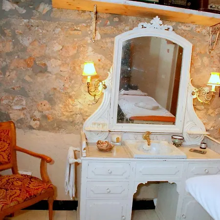 Royal Hotel