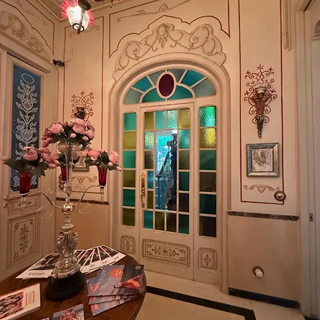 Royal Hotel